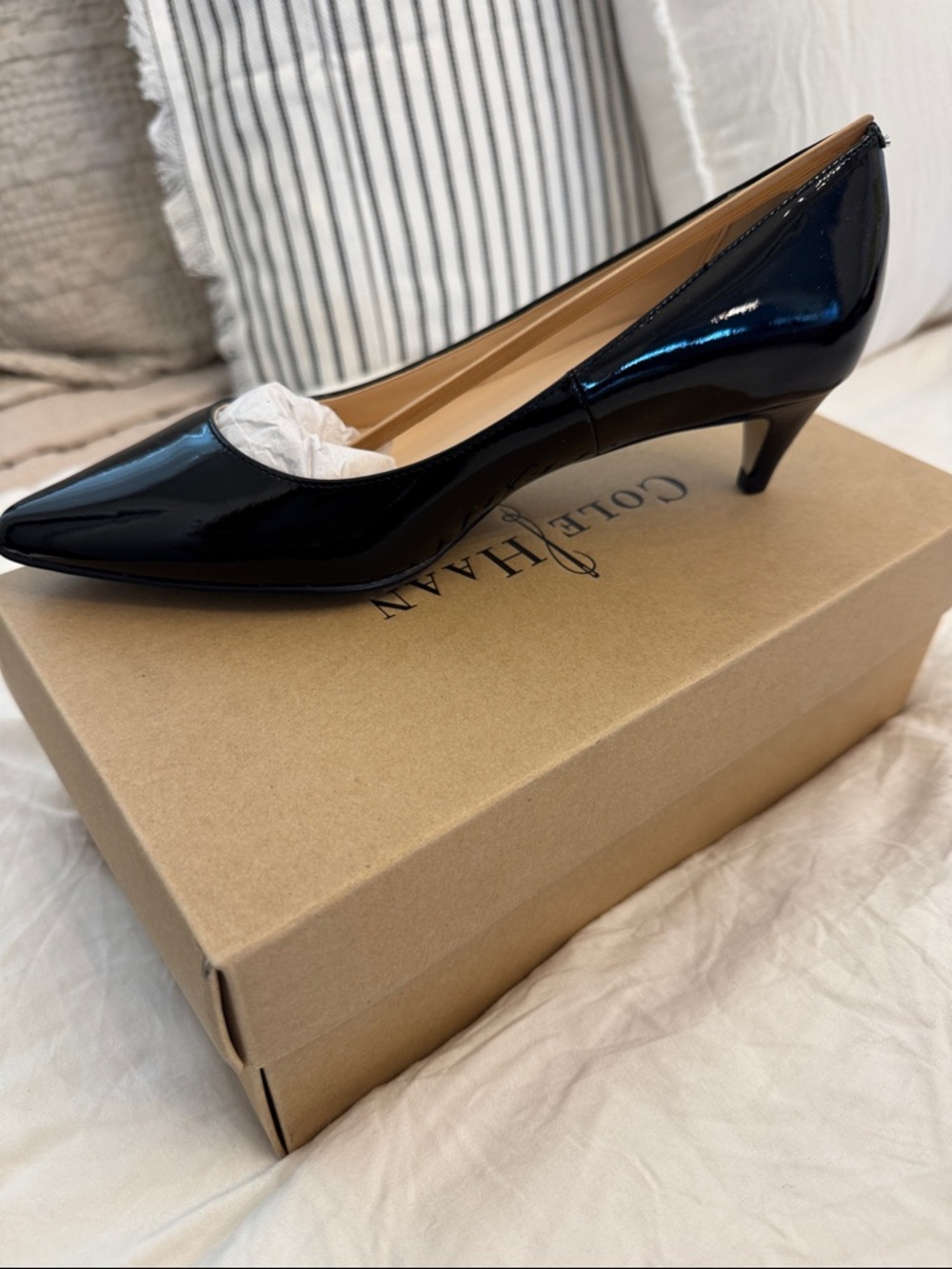 Cole Haan Black Patent Leather Pointed Toe Kitten Heel Air Juliana Pump